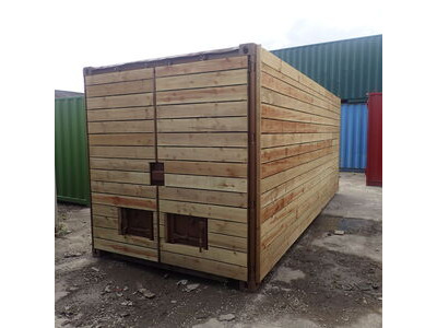 SHIPPING CONTAINERS 25ft once used cladded container - Clean Cut CLO25