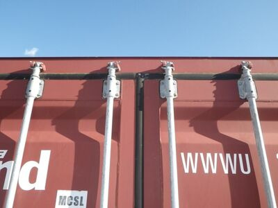 SHIPPING CONTAINER SC17 Southampton click to zoom image