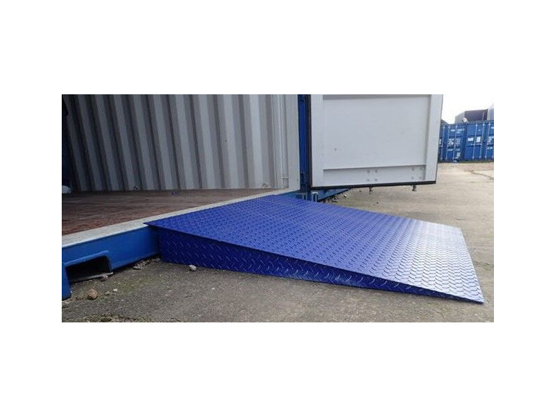 SHIPPING CONTAINERS 4ft x 4ft container ramp - 3 tonnes click to zoom image