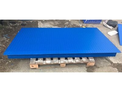SHIPPING CONTAINERS 8ft x 4ft container ramp - 3 tonnes