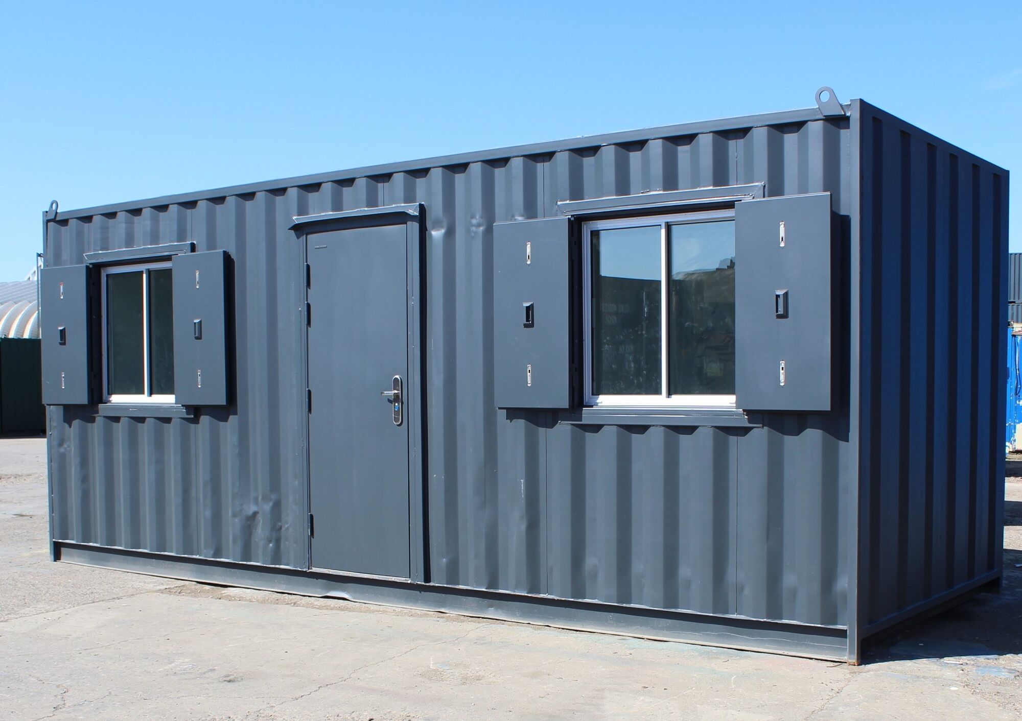 20 ft x 8 ft Shipping/Storage Container Anti Vandal 