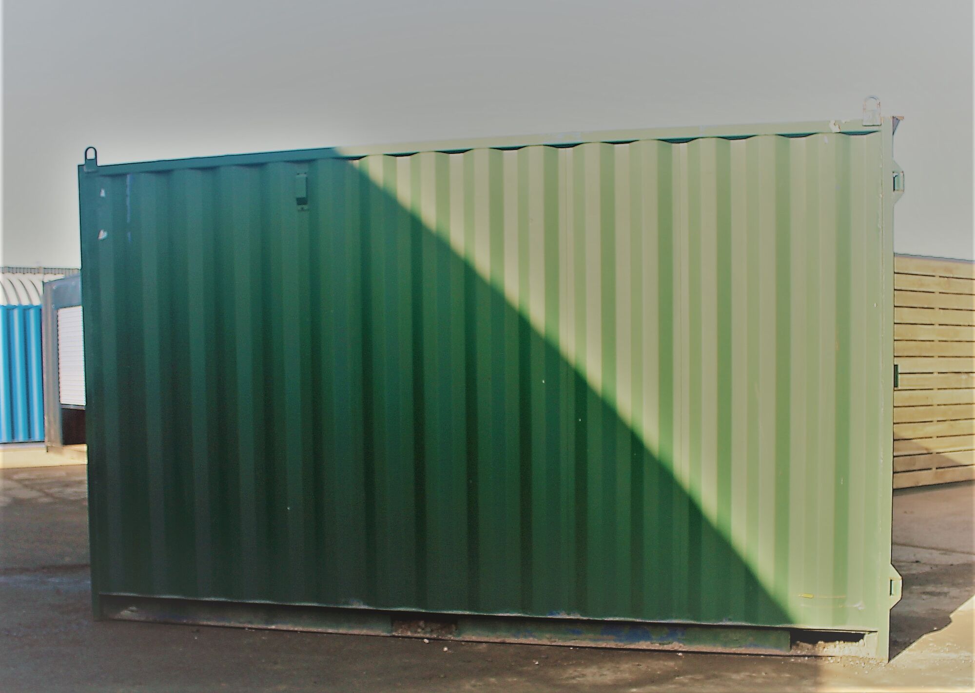 SHIPPING CONTAINERS 14ft OSB lined and insulated OFF45337 £2800.00