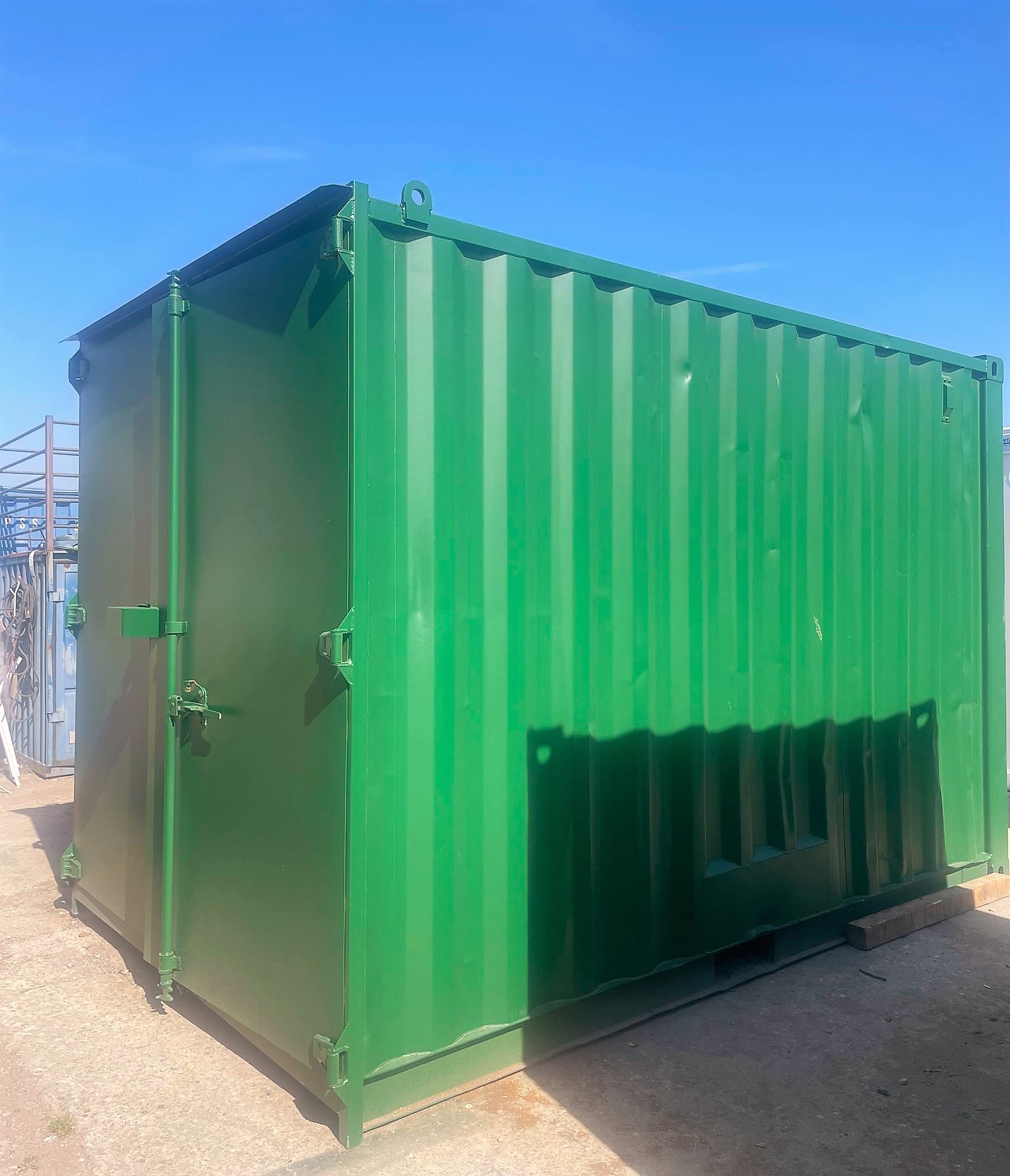 SHIPPING CONTAINERS 12ft S1doors, repainted Bottle Green OFF132860