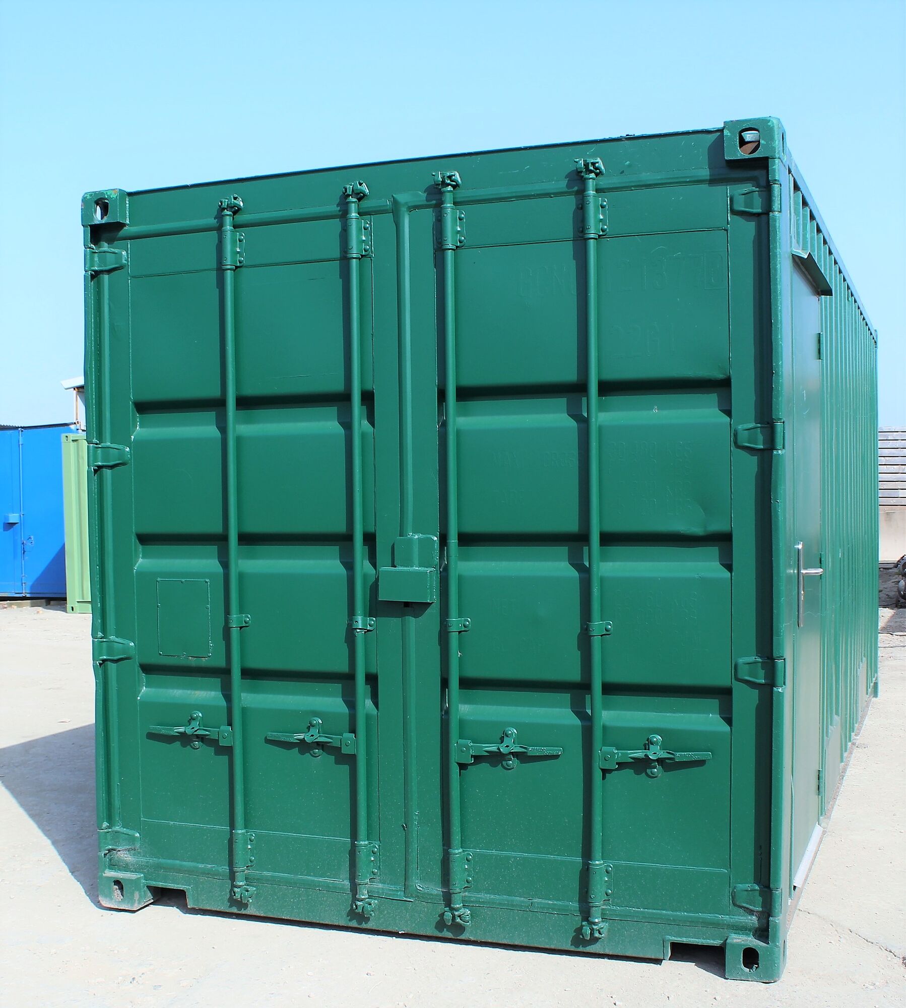 SHIPPING CONTAINERS ***UNDER OFFER*** 20ft ply lined with personnel