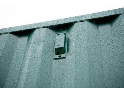 SHIPPING CONTAINERS 40ft once used Kite K40 click to zoom image