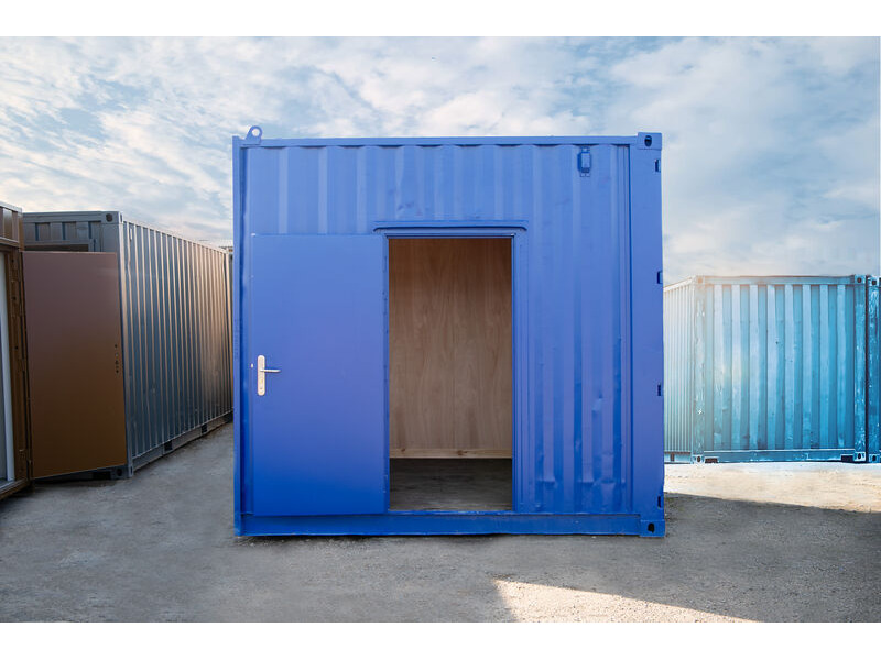 SHIPPING CONTAINERS Used 10ft Ply Lined Container with Personnel Door - OFF133078 click to zoom image