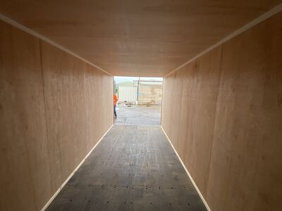 SHIPPING CONTAINERS Used 20ft Ply lined and Insulated - OFF137513 click to zoom image