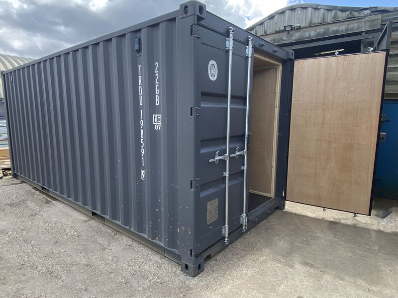 SHIPPING CONTAINERS New 20ft Ply Lined & Insulated - OFF139180 click to zoom image