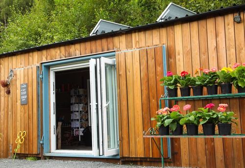 Sloping roof on a shipping container restaurant conversion