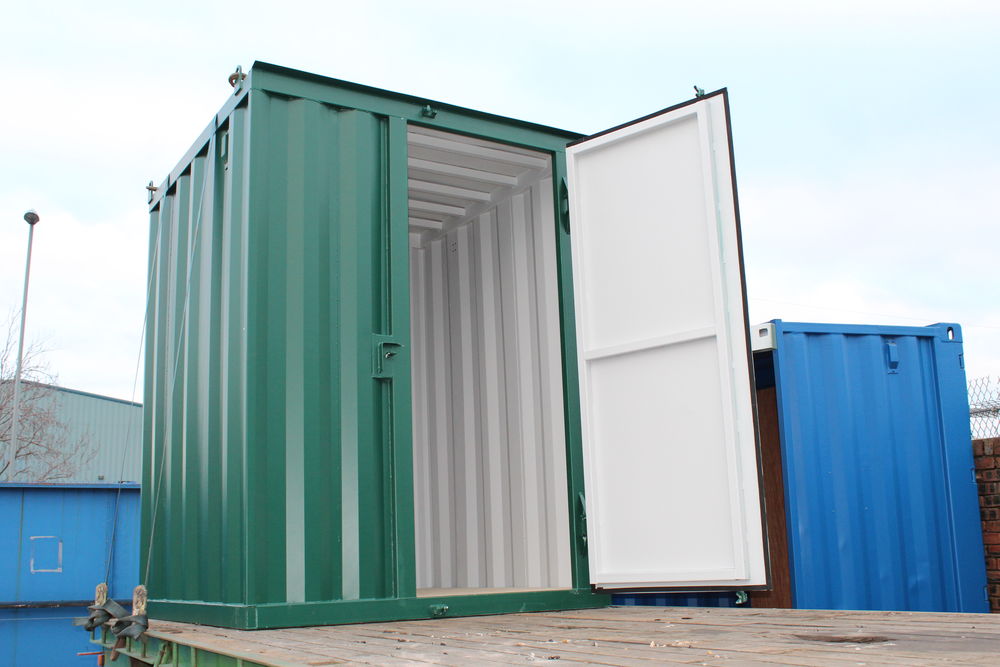 https://www.shippingcontainersuk.com/smsimg/uploads/versatile/8ft/img_0588.jpg